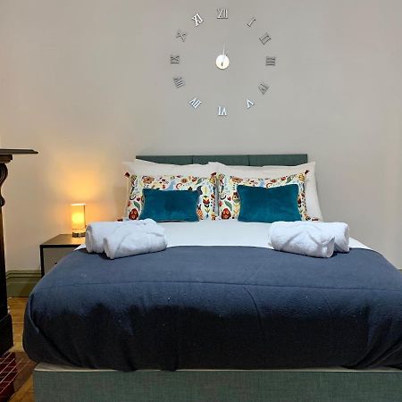 Stamer House By Yourstays, Stylish Quirky House, With 4 Double Bedrooms, Book Now! Stoke-on-Trent エクステリア 写真