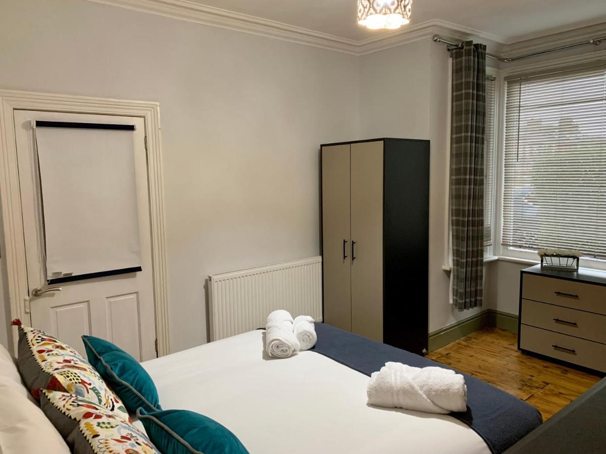Stamer House By Yourstays, Stylish Quirky House, With 4 Double Bedrooms, Book Now! Stoke-on-Trent エクステリア 写真