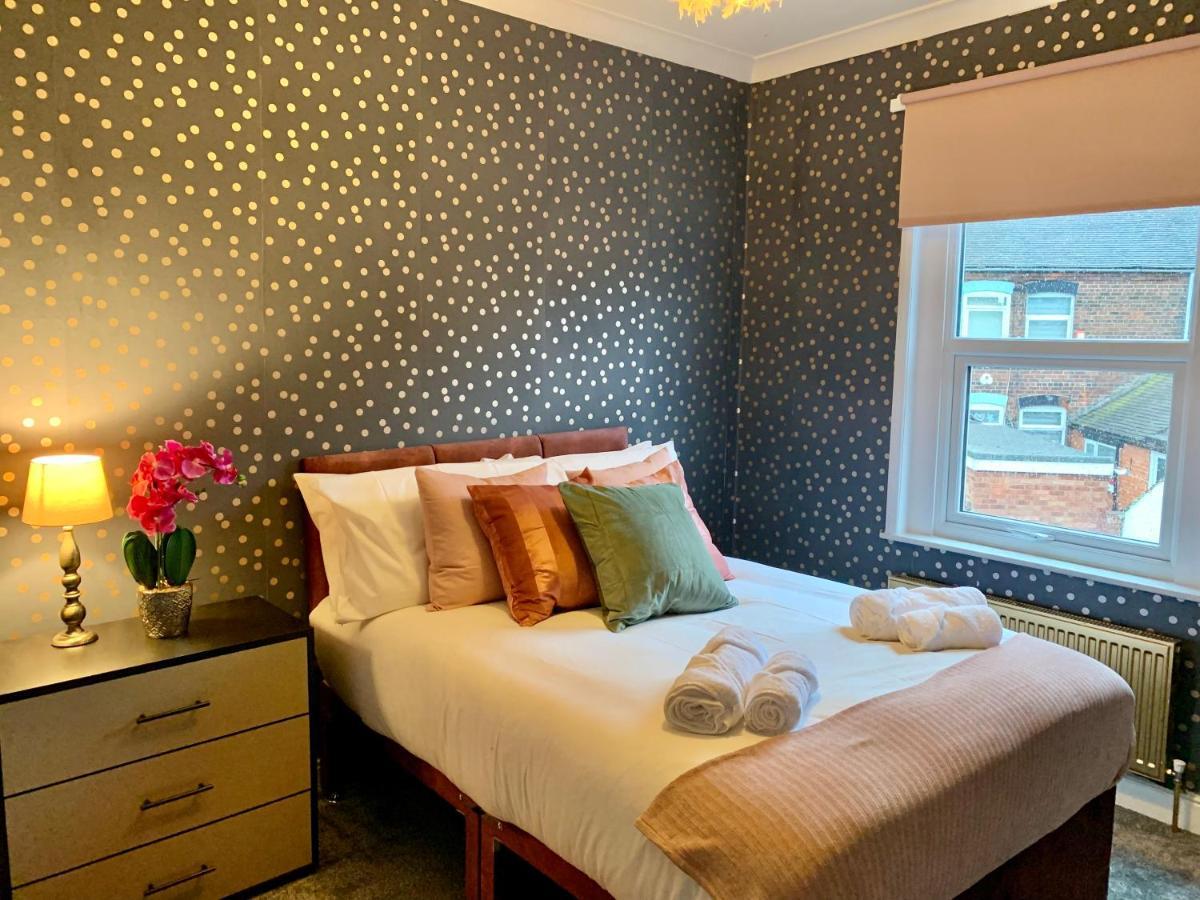 Stamer House By Yourstays, Stylish Quirky House, With 4 Double Bedrooms, Book Now! Stoke-on-Trent エクステリア 写真
